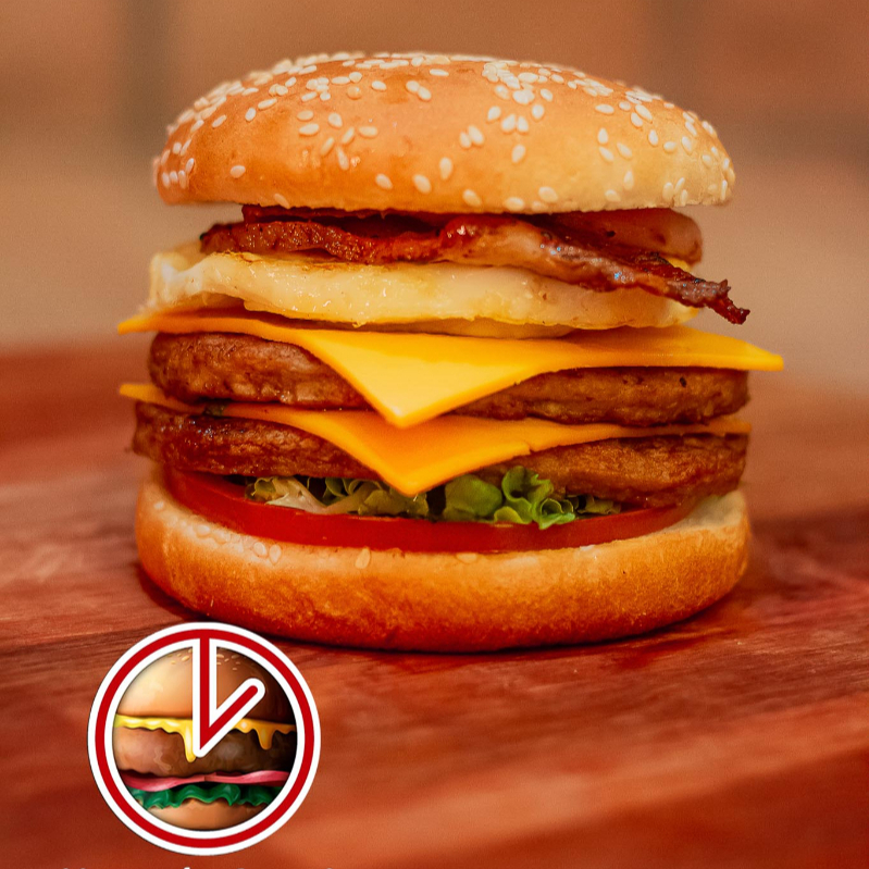 pao,2 carne,2queijo,1ovo +bacon