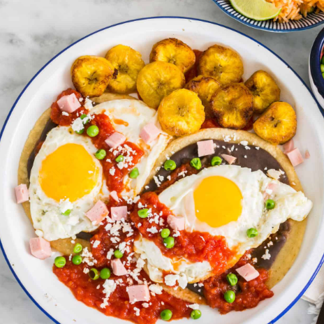 Huevos Motuleños 2 pzas