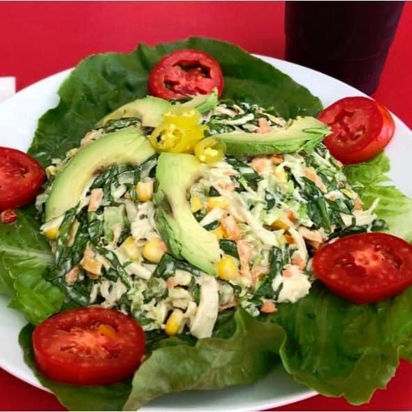 Ensalada Clásica de Pechuga Deshebrada o Atún