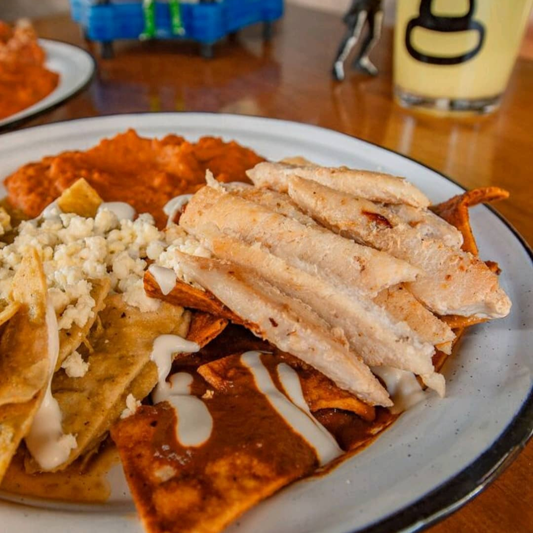 CHILAQUIL VERDE POLLO