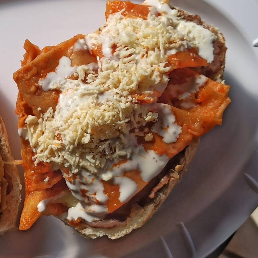 Chilaquiles con Longaniza Campechanos