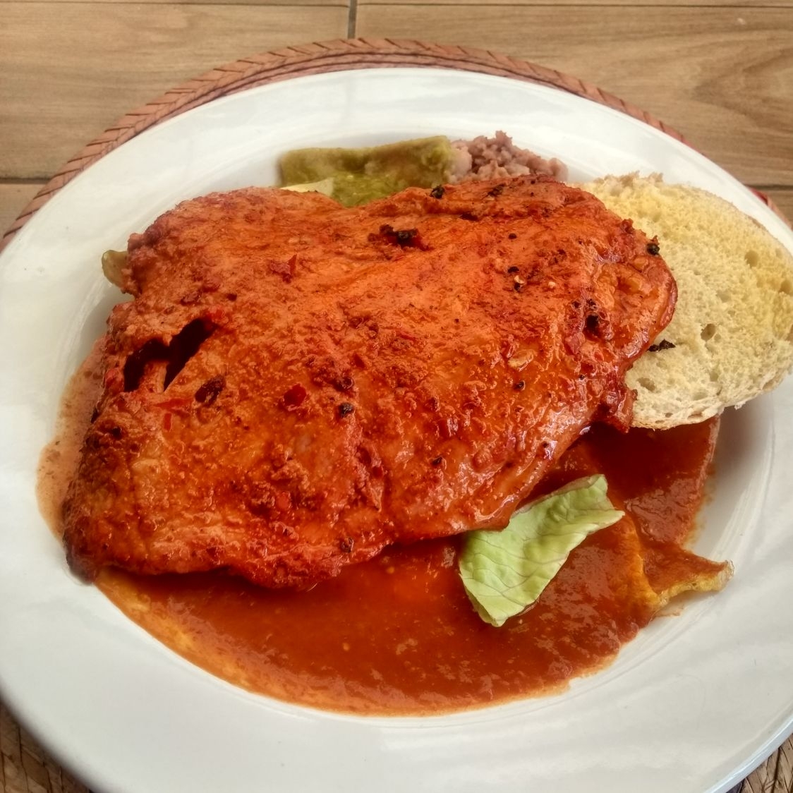 Enchiladas con Adobada + Jugo de Naranja
