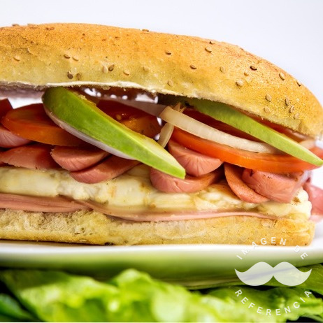 Torta de Salchicha a la Mexicana