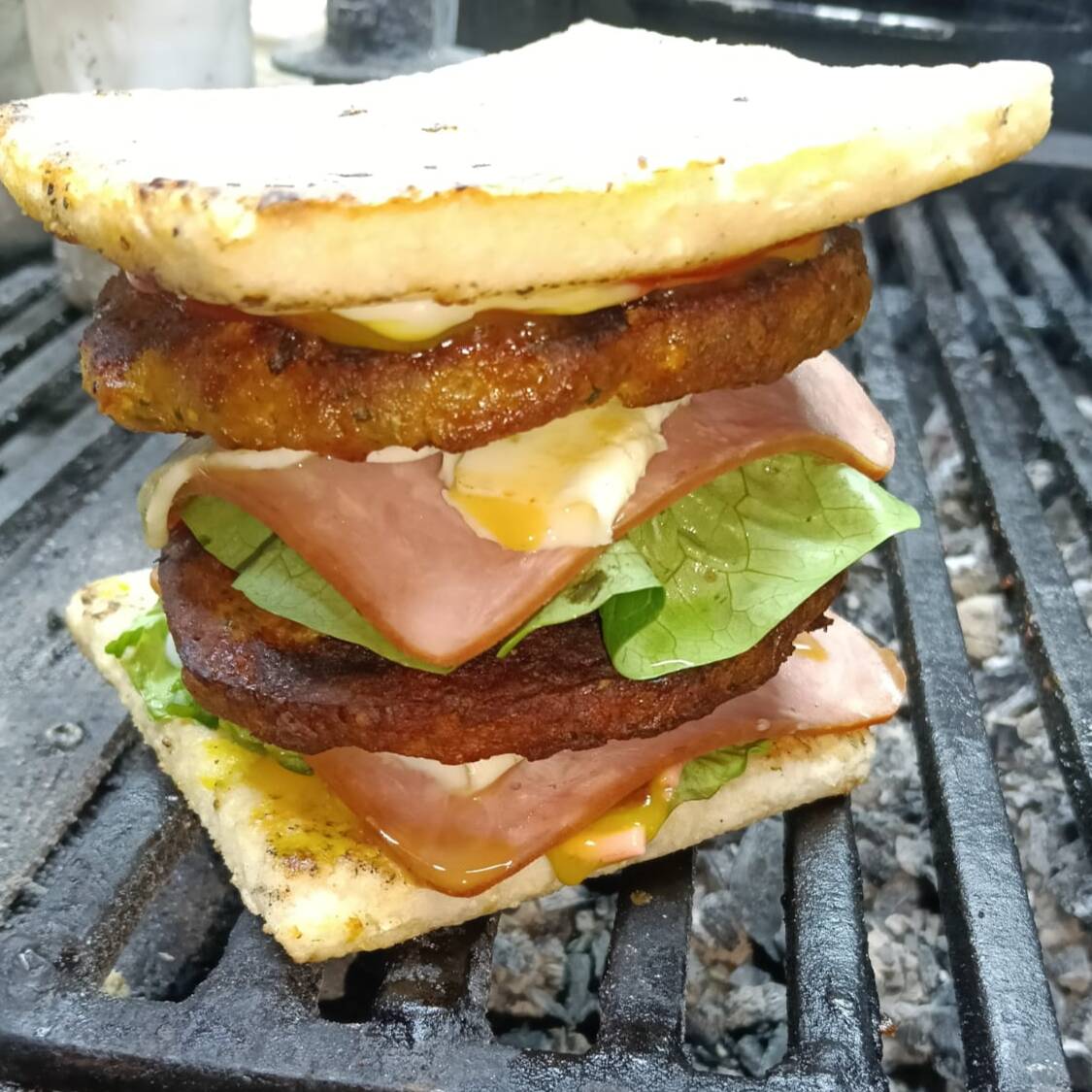 Arepa Burguer Mixta (carne de Res y Cerdo)
