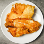 Massa talharim ao molho de gorgonzola, filé mignon ao molho roty com champignon.