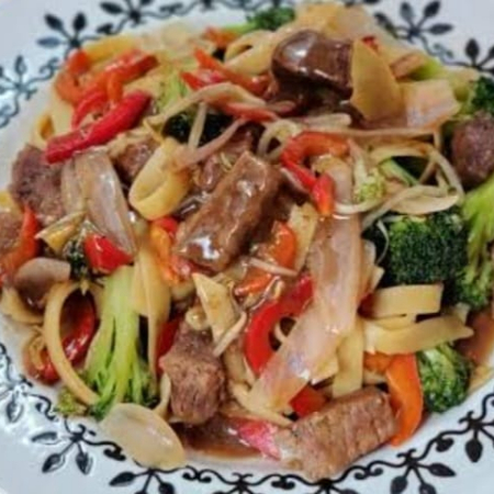 TALLARIN CON CARNE DE RES Y VERDURAS