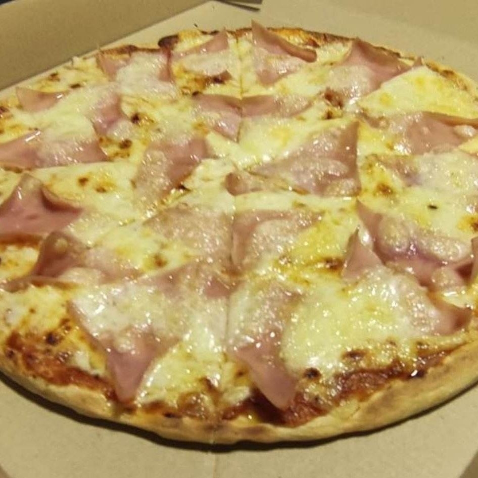 Pizza Familiar Americana + Inca Kola 600 Ml