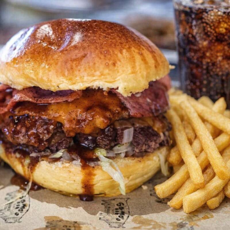 BBQ Burger Papas y Refresco