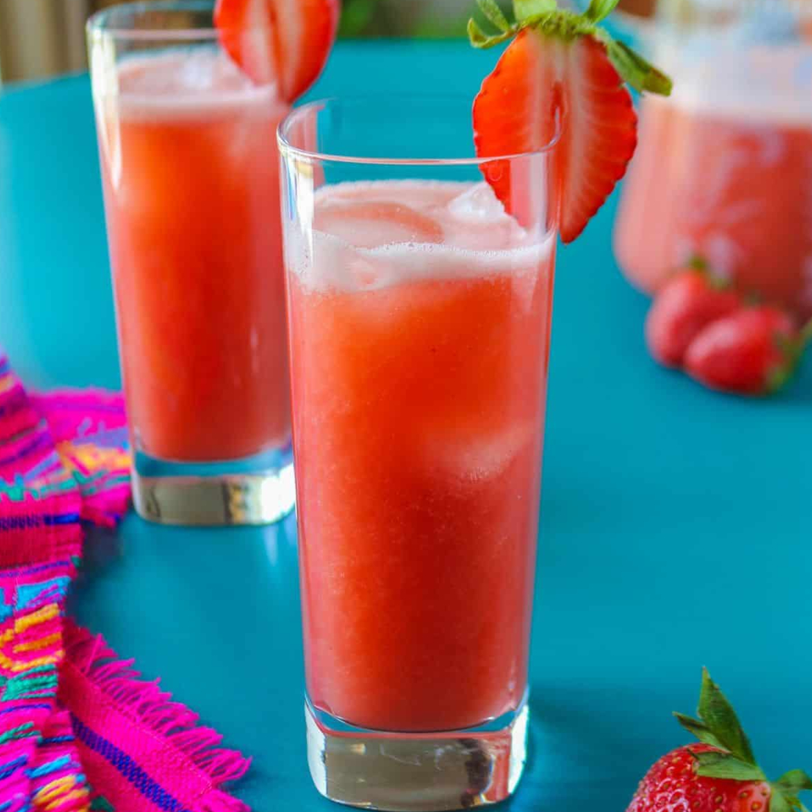 AGUA DE FRESA 1 LITRO