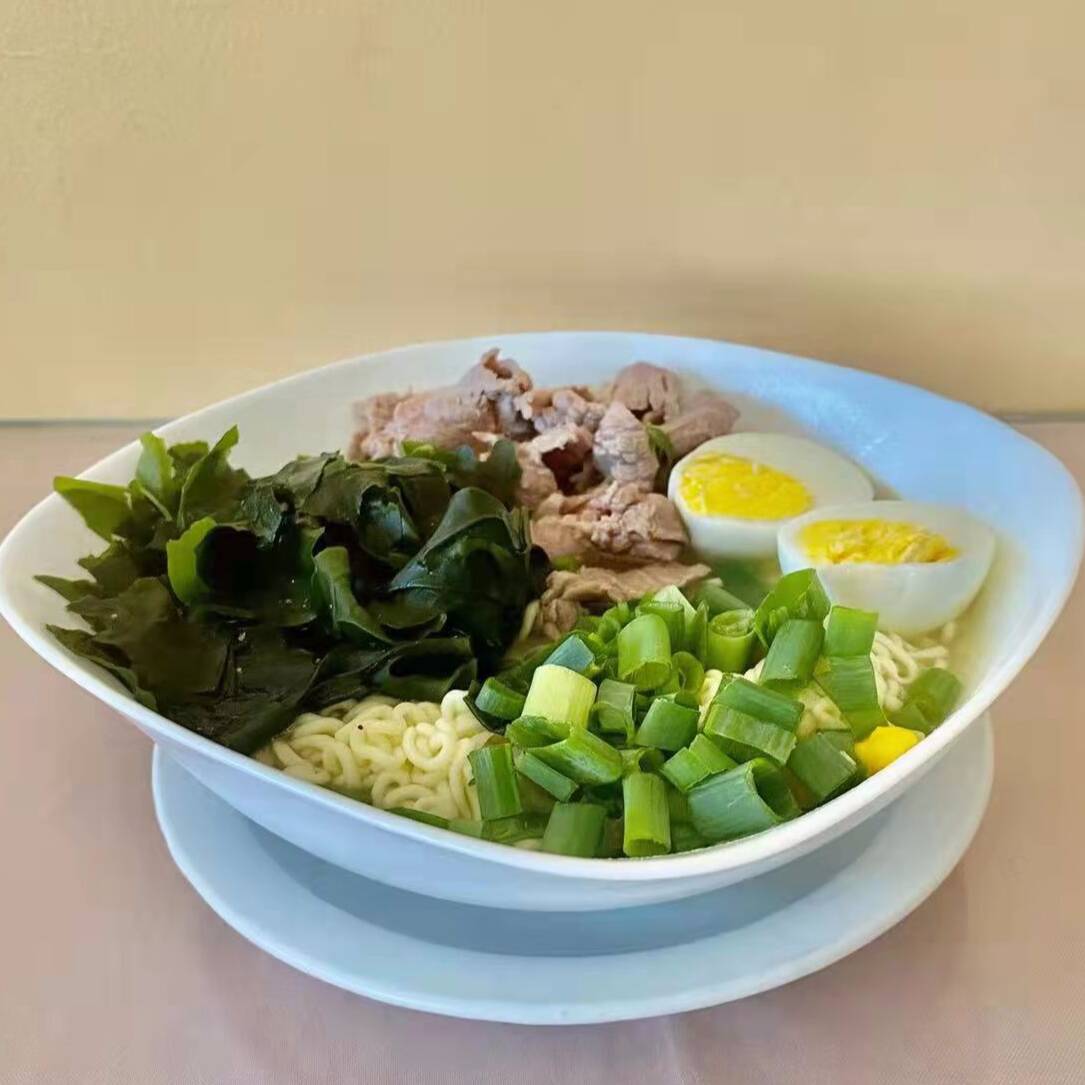 Fideo ramen con carne de res