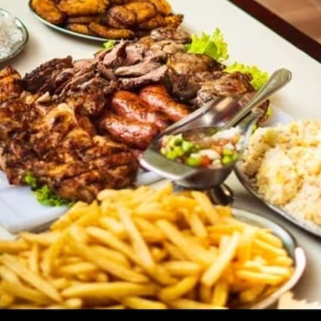 Churrasco de maminha, lombo suíno, frango e linguiça. Tudo feito na brasa! Acompanha arroz, fritas, farofa de ovos e molho à campanha. Serve 2 pessoas