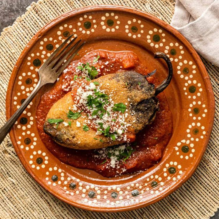 1 pieza chile relleno +frijol+arroz+ agua gratis