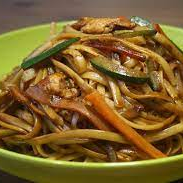 Tallarines con Carne de Cerdo