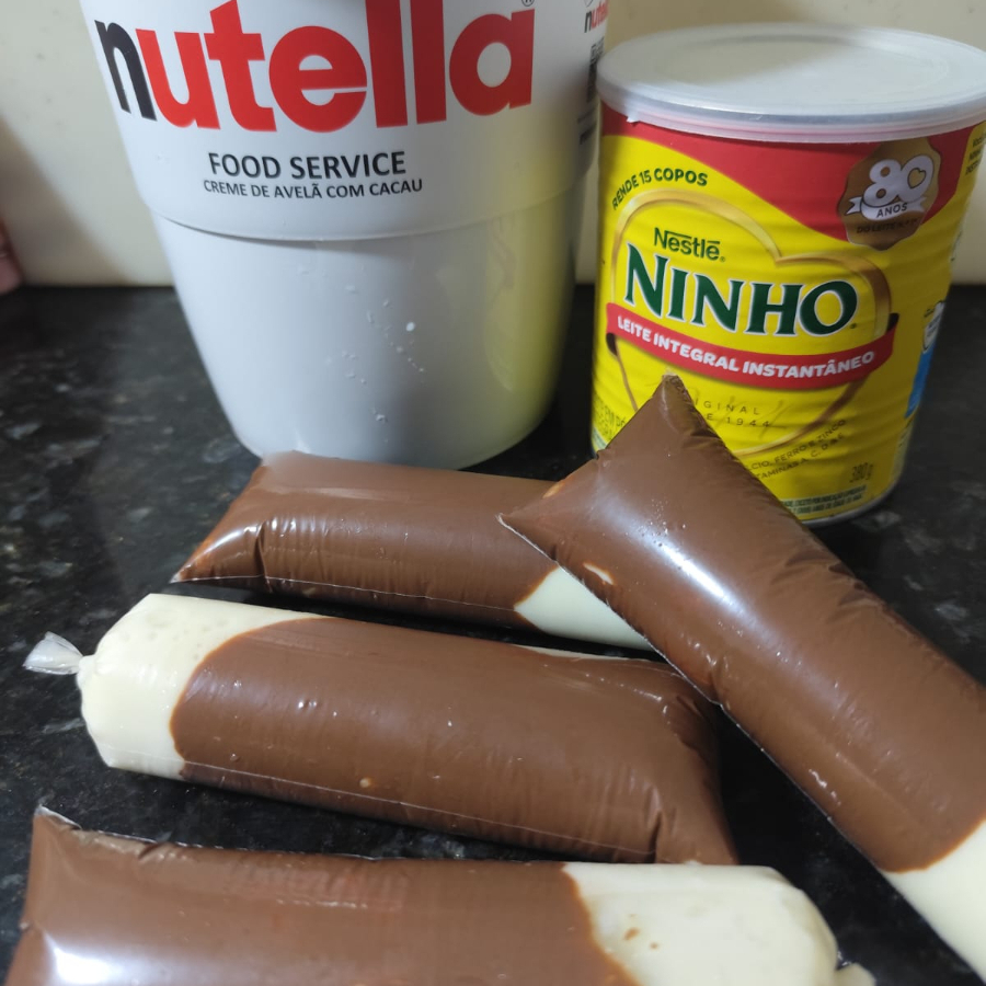 Feito com base super cremosa de Leite Ninho e uma camada generosa do verdadeiro creme de Nutella. Aprox.160g