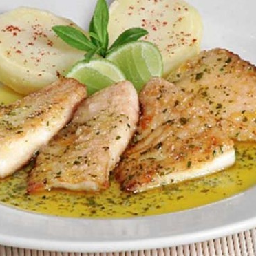 Filete de Pescado al Mojo de Ajo