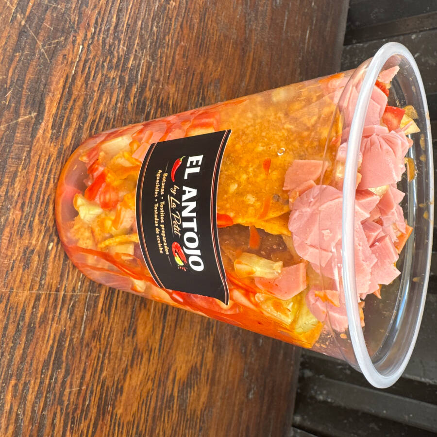 Tostitos con Salchicha, Pepino y Jitomate