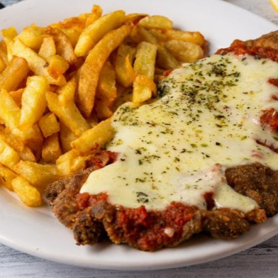 Milanesa Napolitana con Papas a la Francesa