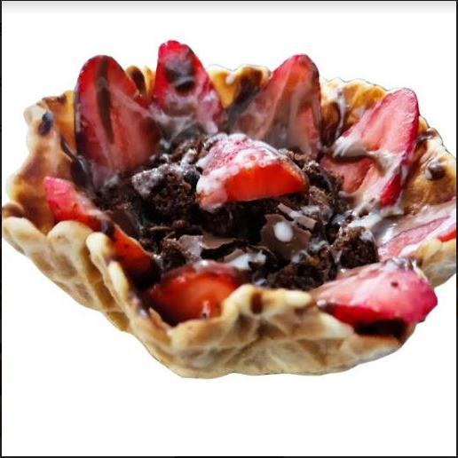 CONCHA CON BROWNIE Y FRESAS