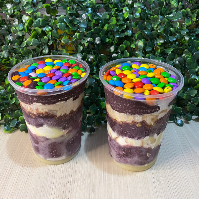 Açaí artesanal + leite em pó, paçoca , banana, m&m e leite condensado
