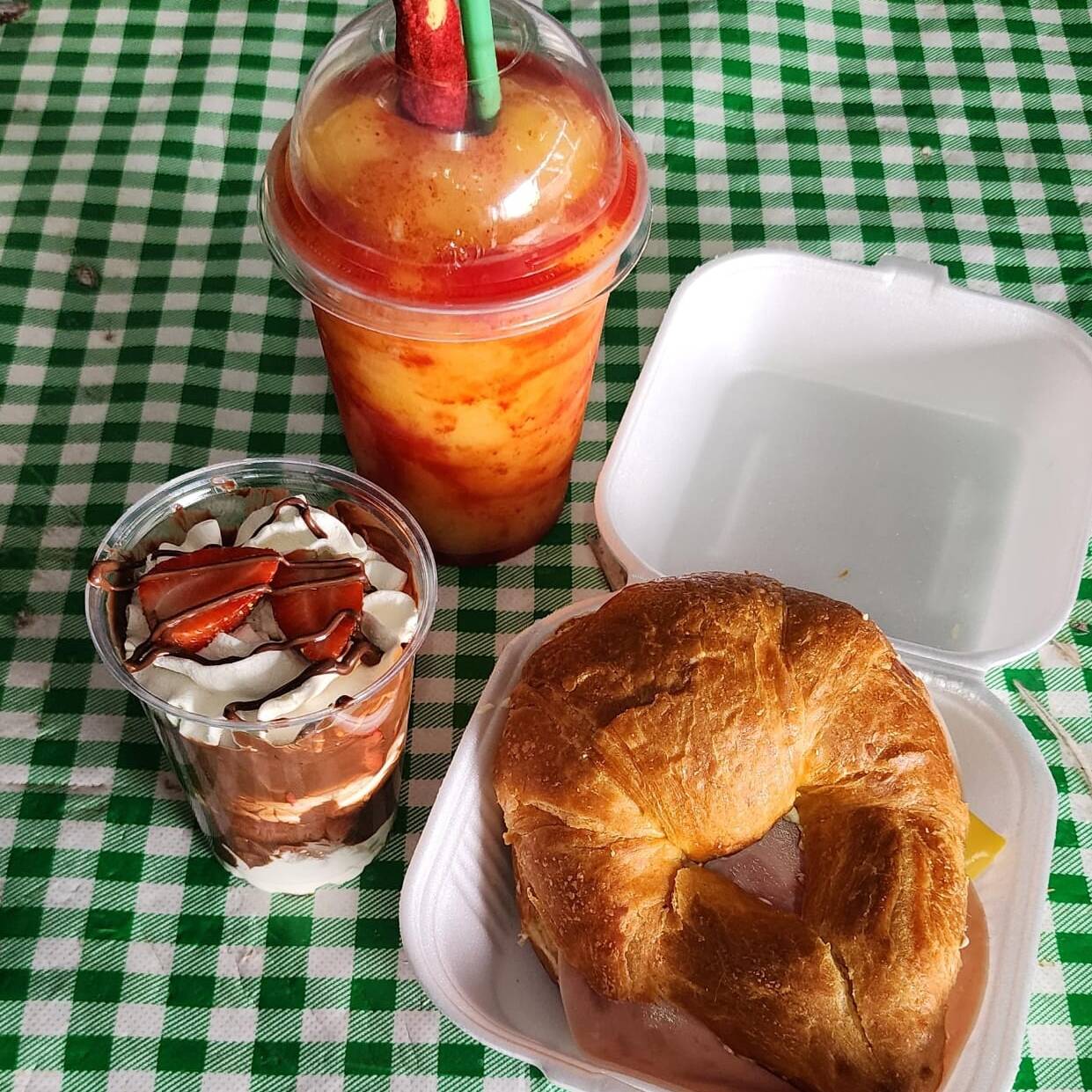 COMBO Comida Brunchito Repostería Esmeralda
