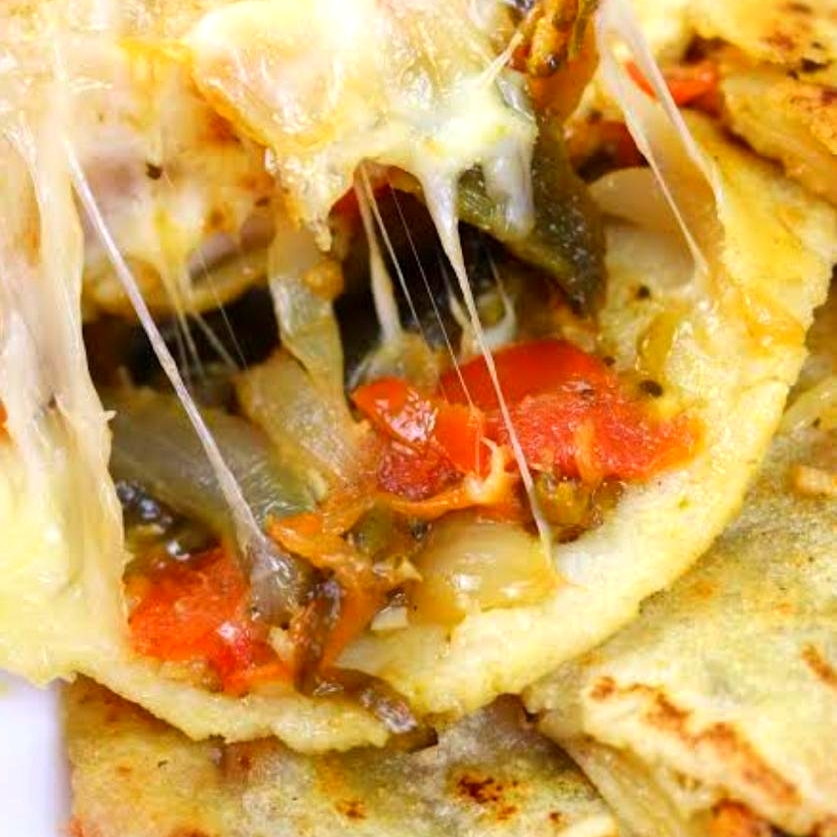 GORDITAS DE RAJAS CON QUESO