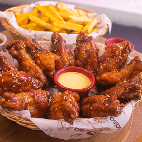 Alitas 12 Unds (Escoger Sabor) + Papas y Ensalada