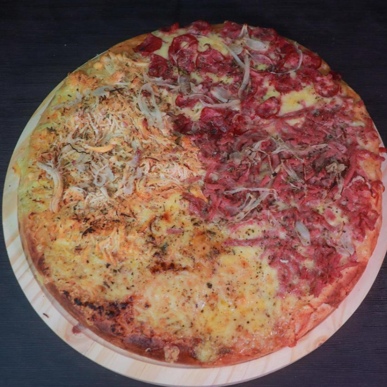 pizza mista com 4 sabores , mussarela ,calabresa ,presunto e frango