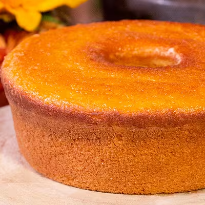 Um dos bolos mais tradicionais da casa. Uma massa bem cremosa com o gostinho especial do puro milho.
Peso aproximado do bolo: 950 gramas
Rende aproximadamente 15 fatias de 60 gramas