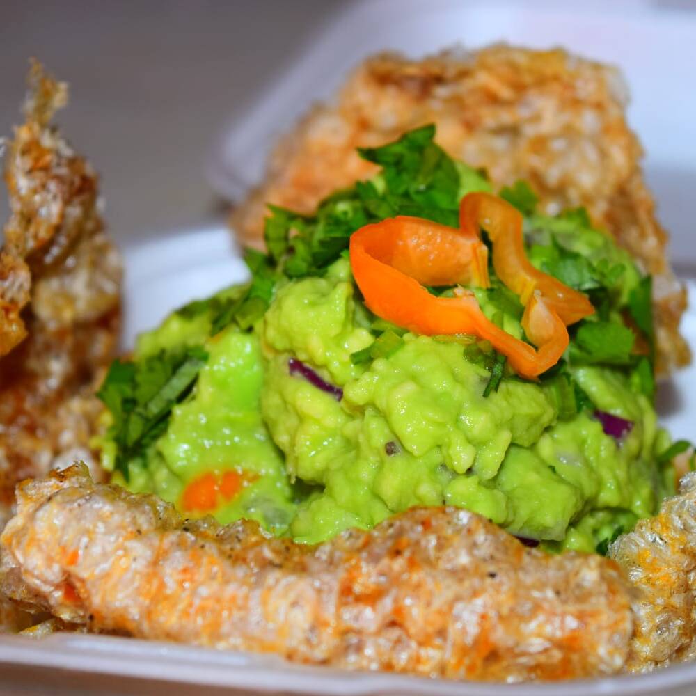 Guacamole con Cascara de Chicharrón