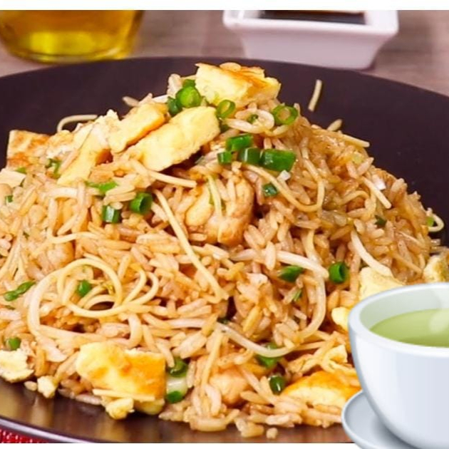 Aeropuerto de Pollo y papas fritas y refres