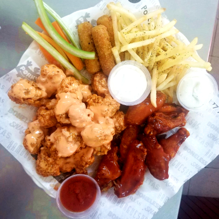 Combo 2 (alitas+boneles+3pz dedos+ vegetale+papas