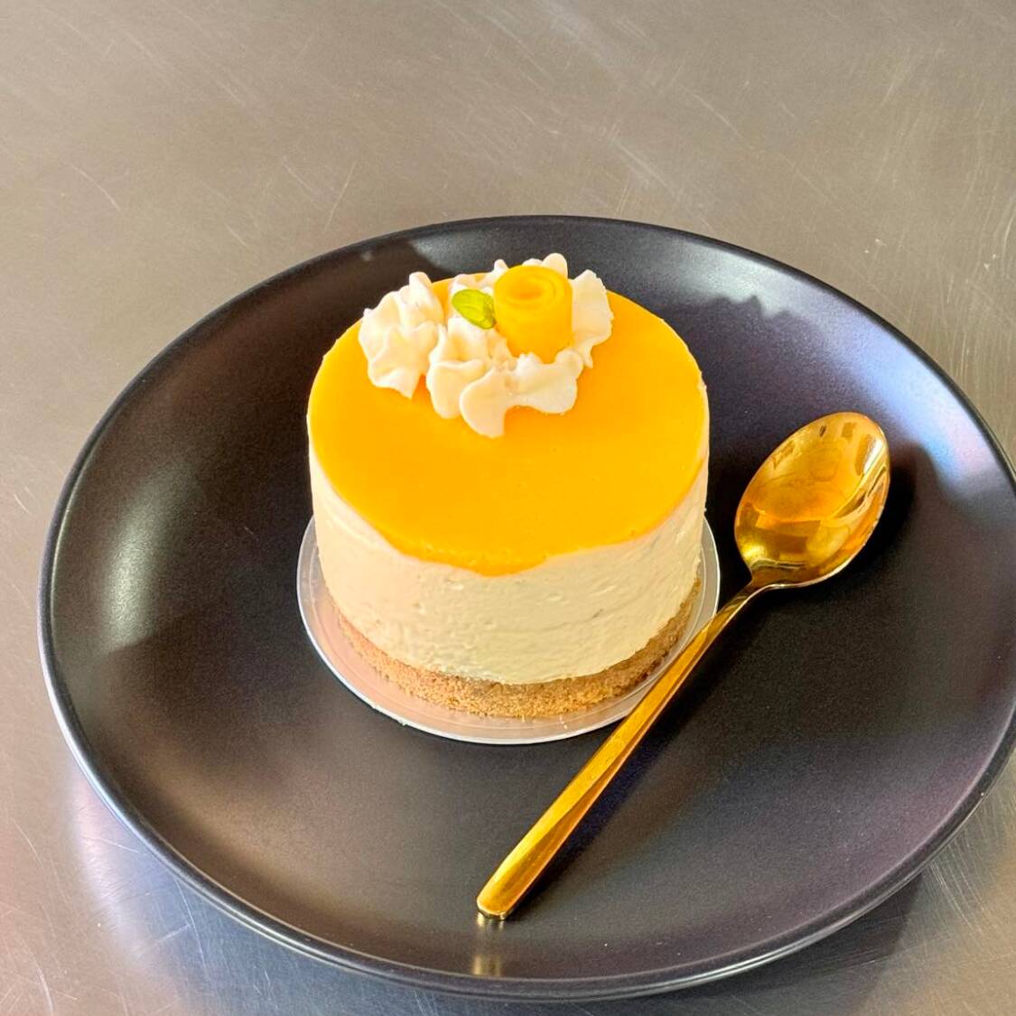 Cheesecake Individual De Mousse De Mango Limon.