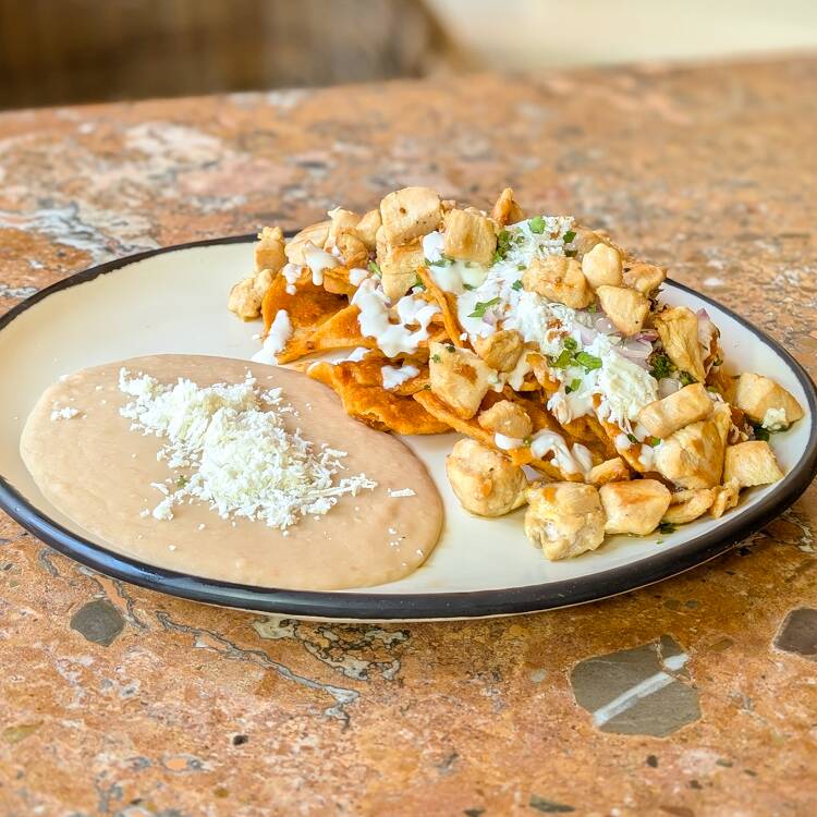 Chilaquiles con Pollo