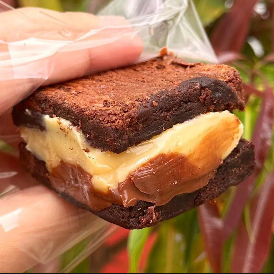 Brownie recheado com creme de ninho e Nutella