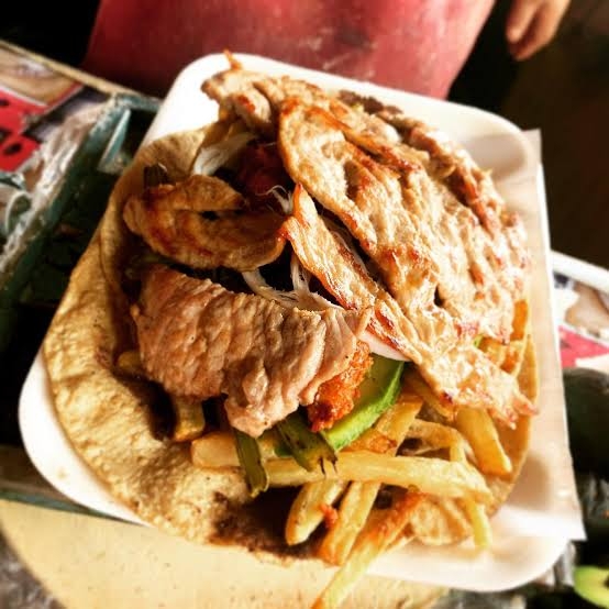 TACO DE PECHUGA DE POLLO