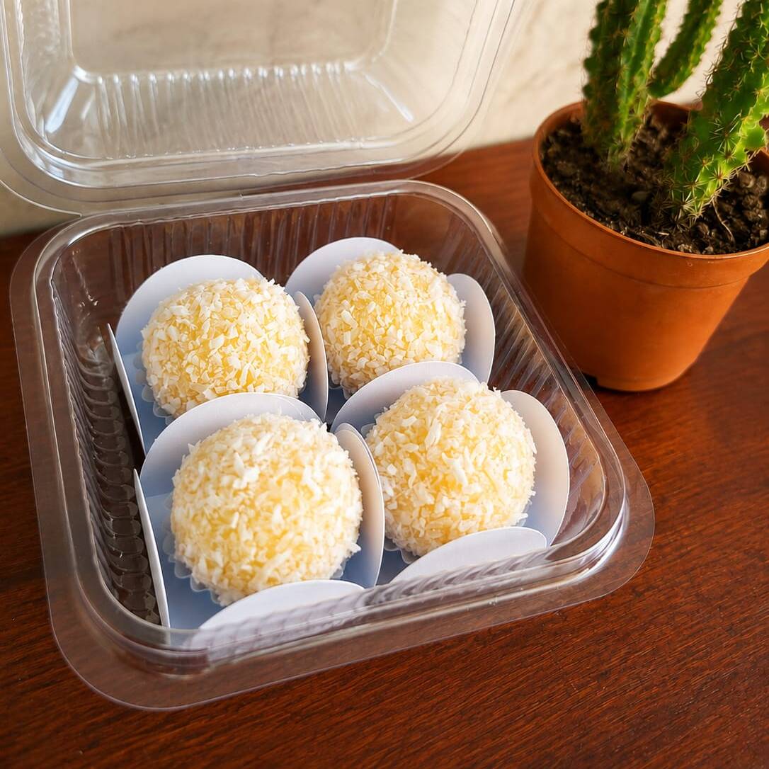 Brigadeiro de Coco para adoçar o seu dia!
Macio, cremoso e coberto com coco ralado, cada brigadeiro é feito artesanalmente com muito carinho e ingredientes de qualidade.