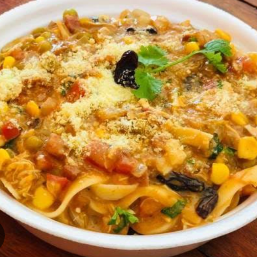 Macarrão ao vivo aproximadamente 500g — ingredientes
Macarrão espaguete, talharim ou parafuso:
Molho rosé
Molho de tomate
Molho branco
Alho
Cebola
Azeite
Sal e temperos
Proteínas:
Frango desfiado
Calabresa
Bacon
Complementos:
Presunto
Queijo
Milho
Ervilha
Tomate
Pimentão
Cebola
Cheiro-verde
Orégano
Manjericão
Azeitona
Finalização:
Queijo ralado