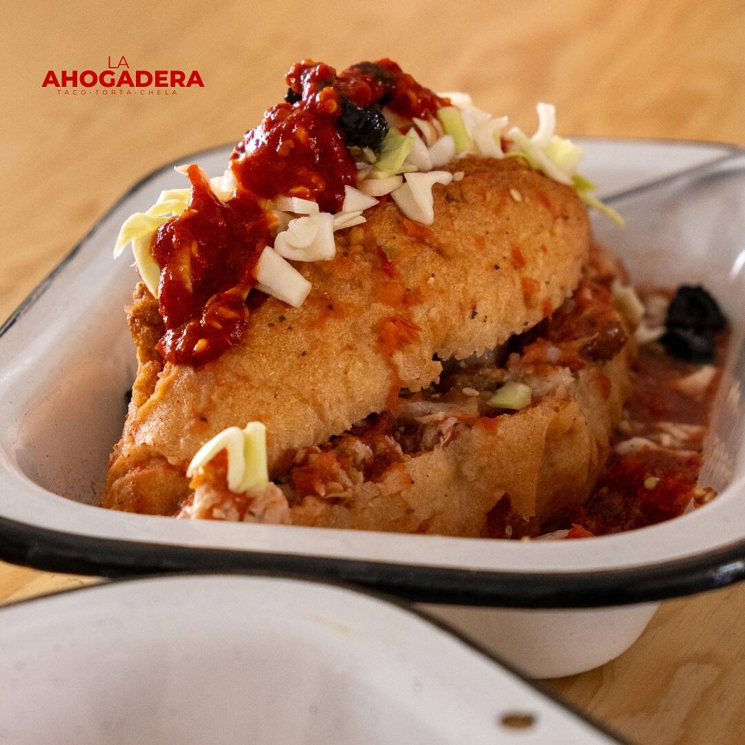COMBO AMIGOS: 2 TORTAS DE CARNITAS+ 1 CAGUAMA