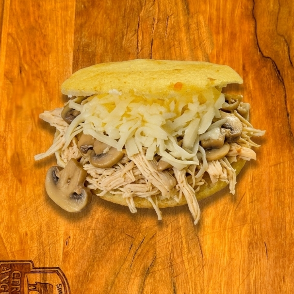 Arepa Rellena de Pollo