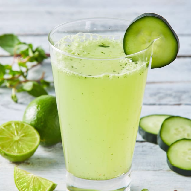 Agua de Limòn con pepino.