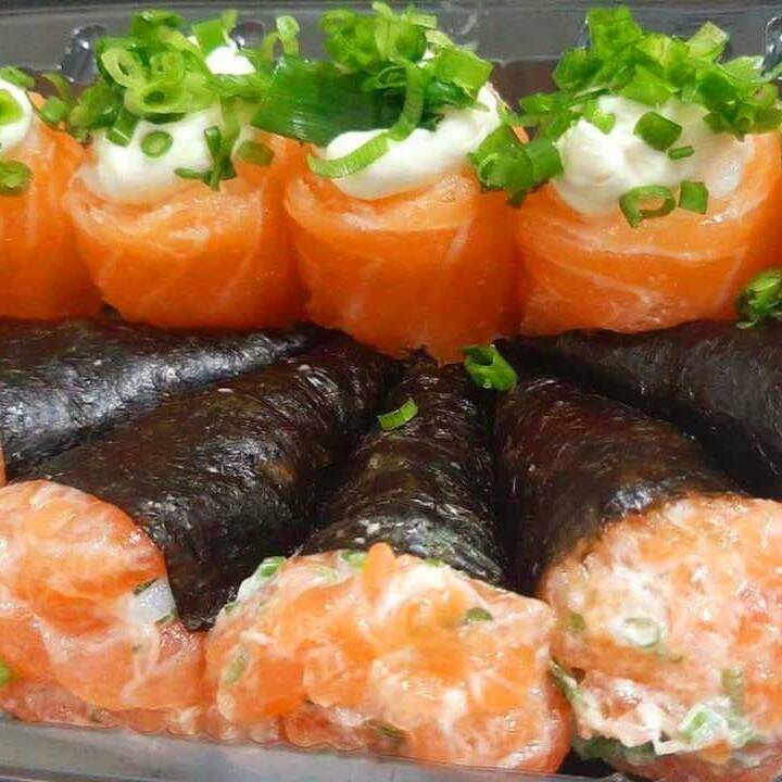 5 JOE SALMÃO COM CREAM CHEESE
5 MINI TEMAKI PHILADELFIA
