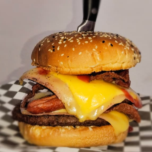 HAMBURGUESA CARNIVORA