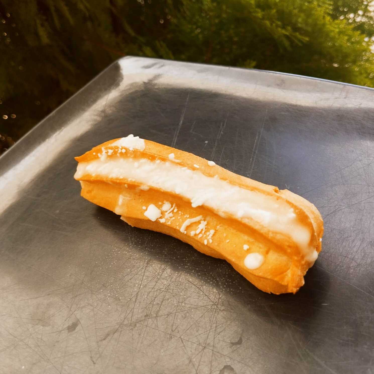 Eclair de Almendra y Coco