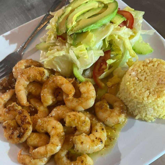 CAMARONES A LA MANTEQUILLA