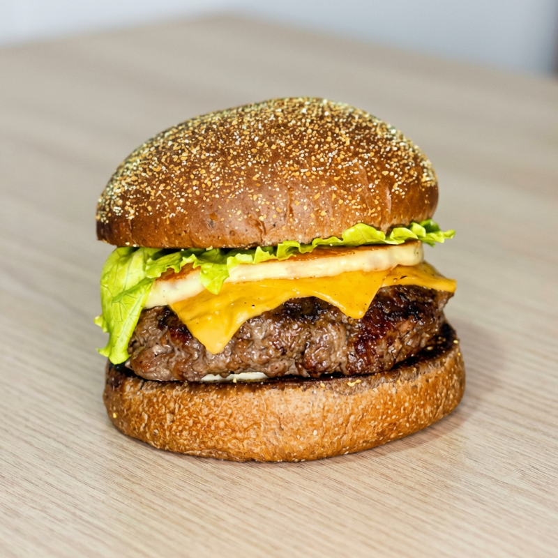 Pão Australiano, Carne 200g, Queijo Coalho, Alface, Molho. Foto Ilustrativa. Hamburguer artesanal