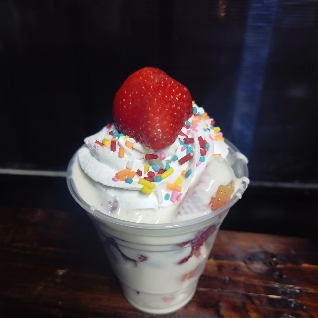 FRESAS CON CREMA MED