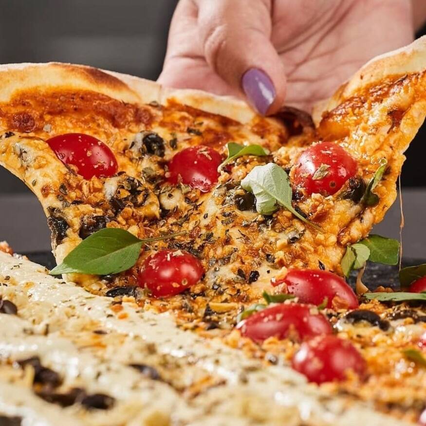 Escolha o sabor da sua pizza grande e ganhe uma bebida!!!