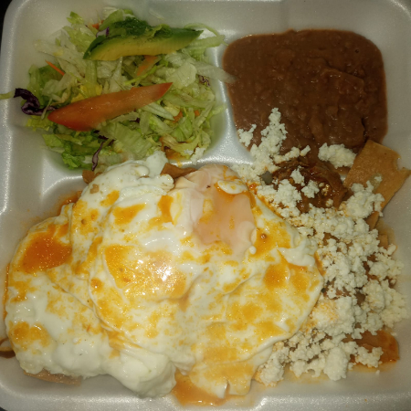 Chilaquiles de Deshebrada con Dos Huevos