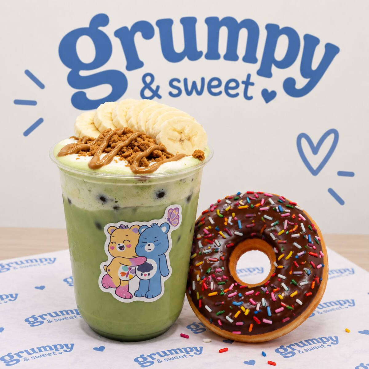 Banana Cream Matcha Con Dona De Chocolate