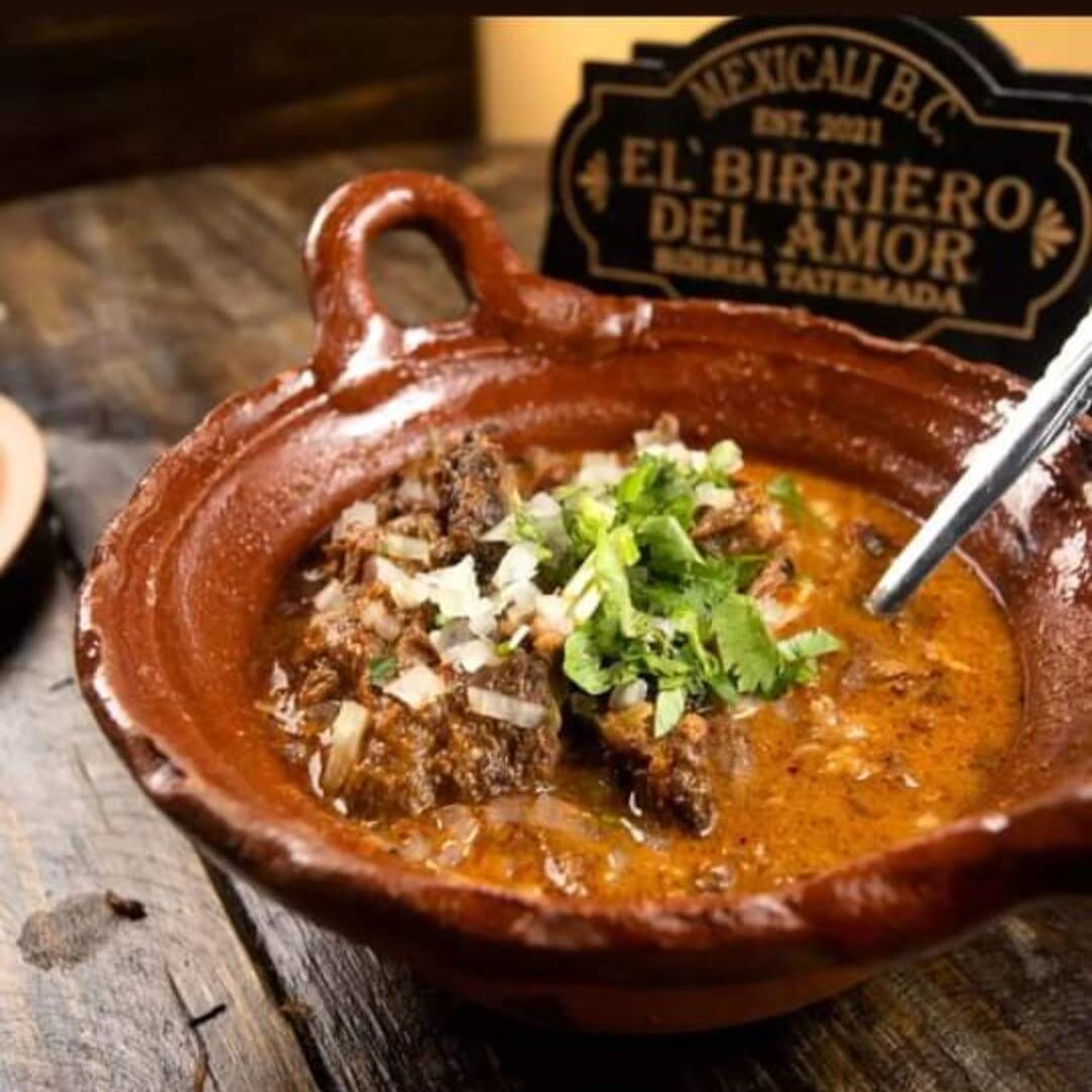 Combo Orden de Birria con Bebida del Dia